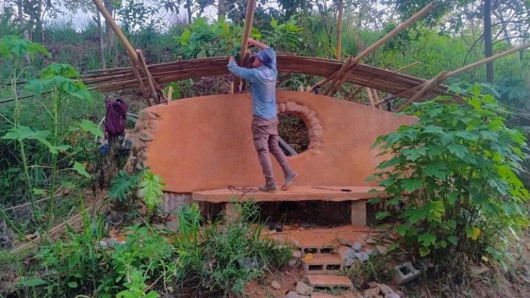 Experimental building –  bamboo roof
